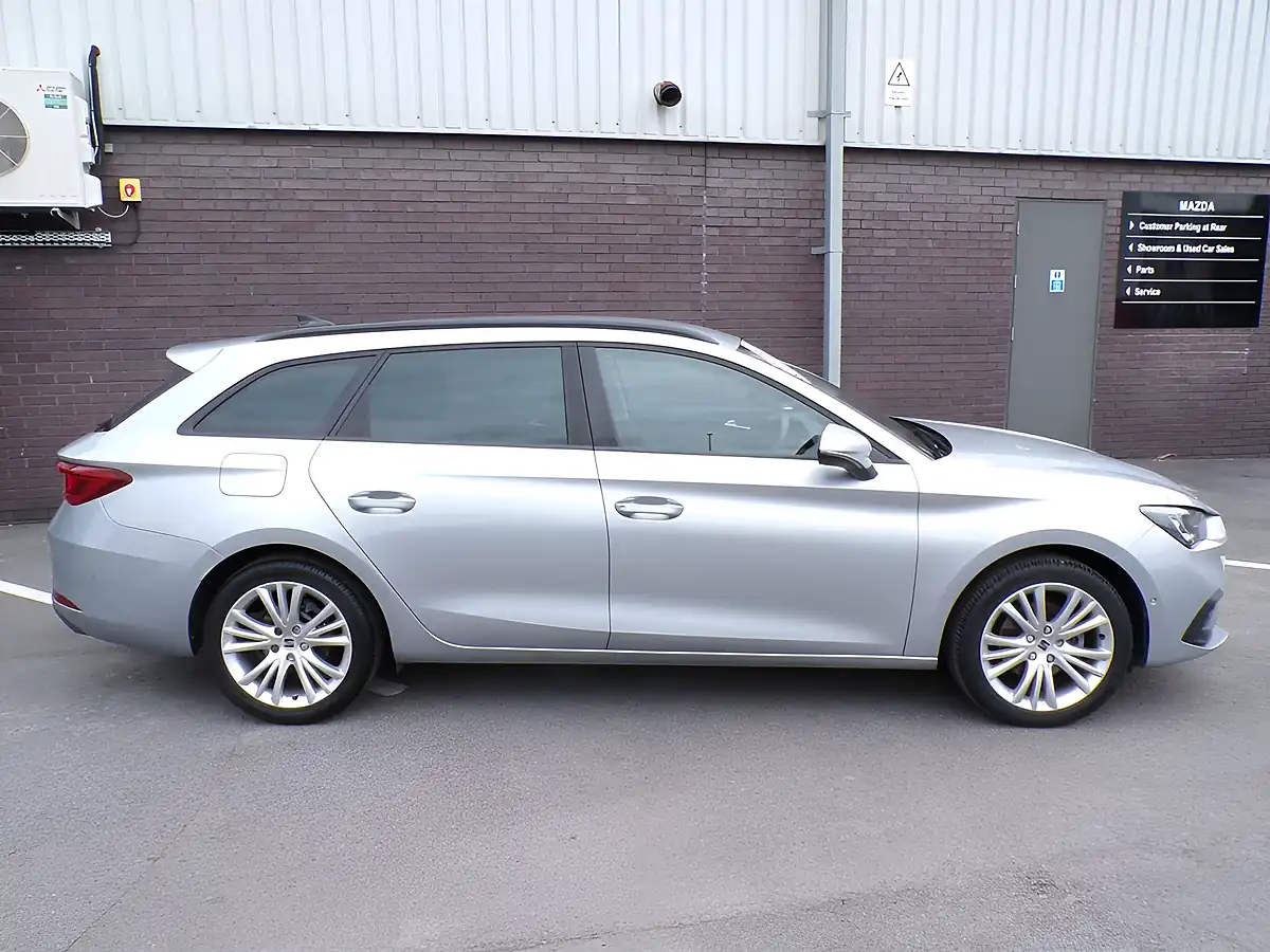 Used 2020 SEAT Leon Se Dynamic Silver - Interior and Exterior details 9
