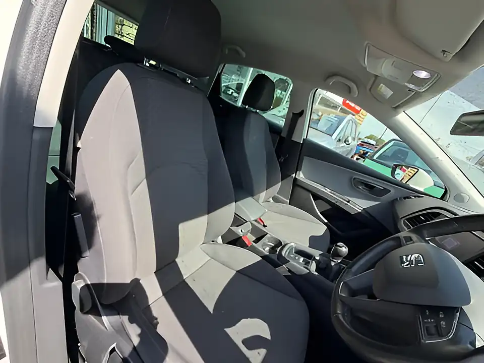 Used 2020 SEAT Leon Se Dynamic White - Interior and Exterior details 8