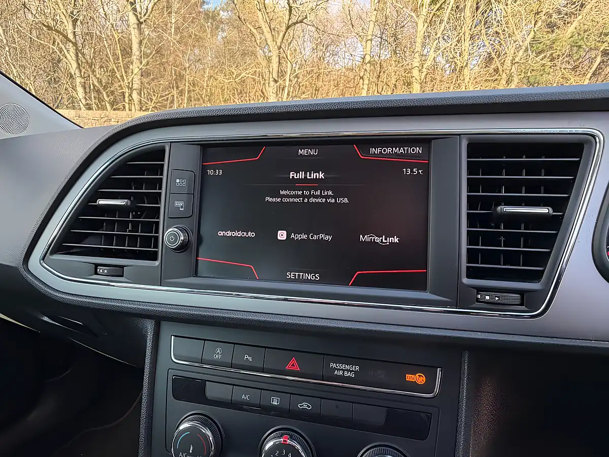 Used 2020 SEAT Leon Se Dynamic White - Interior and Exterior details 14
