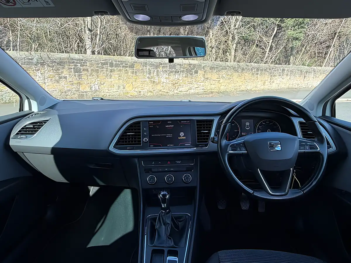 Used 2020 SEAT Leon Se Dynamic White - Interior and Exterior details 2