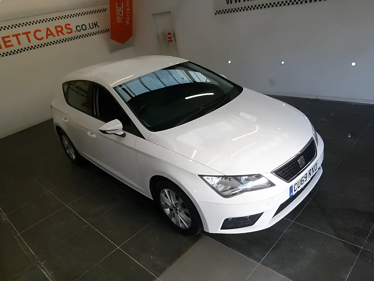 Used 2020 SEAT Leon Se White - Interior and Exterior details 18