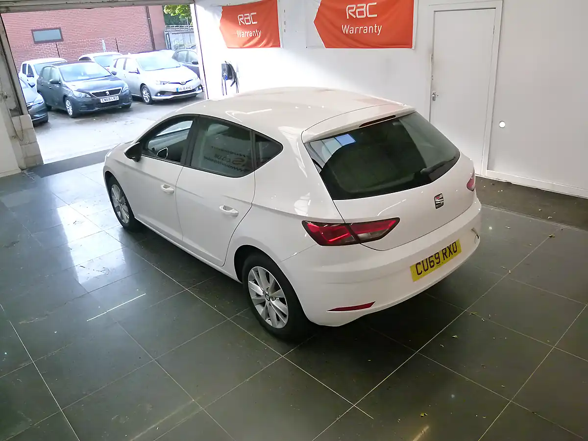 Used 2020 SEAT Leon Se White - Interior and Exterior details 19