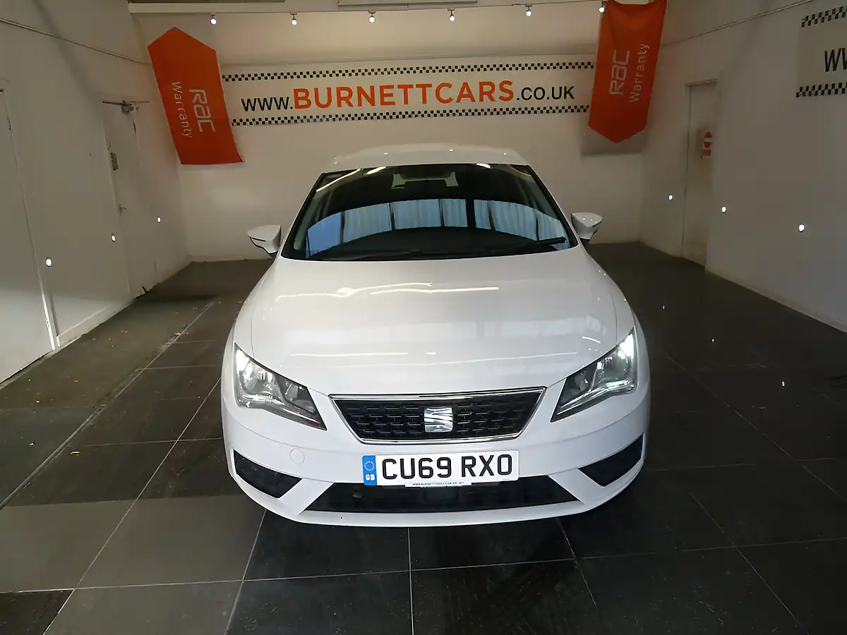 Used 2020 SEAT Leon Se White - Interior and Exterior details 4