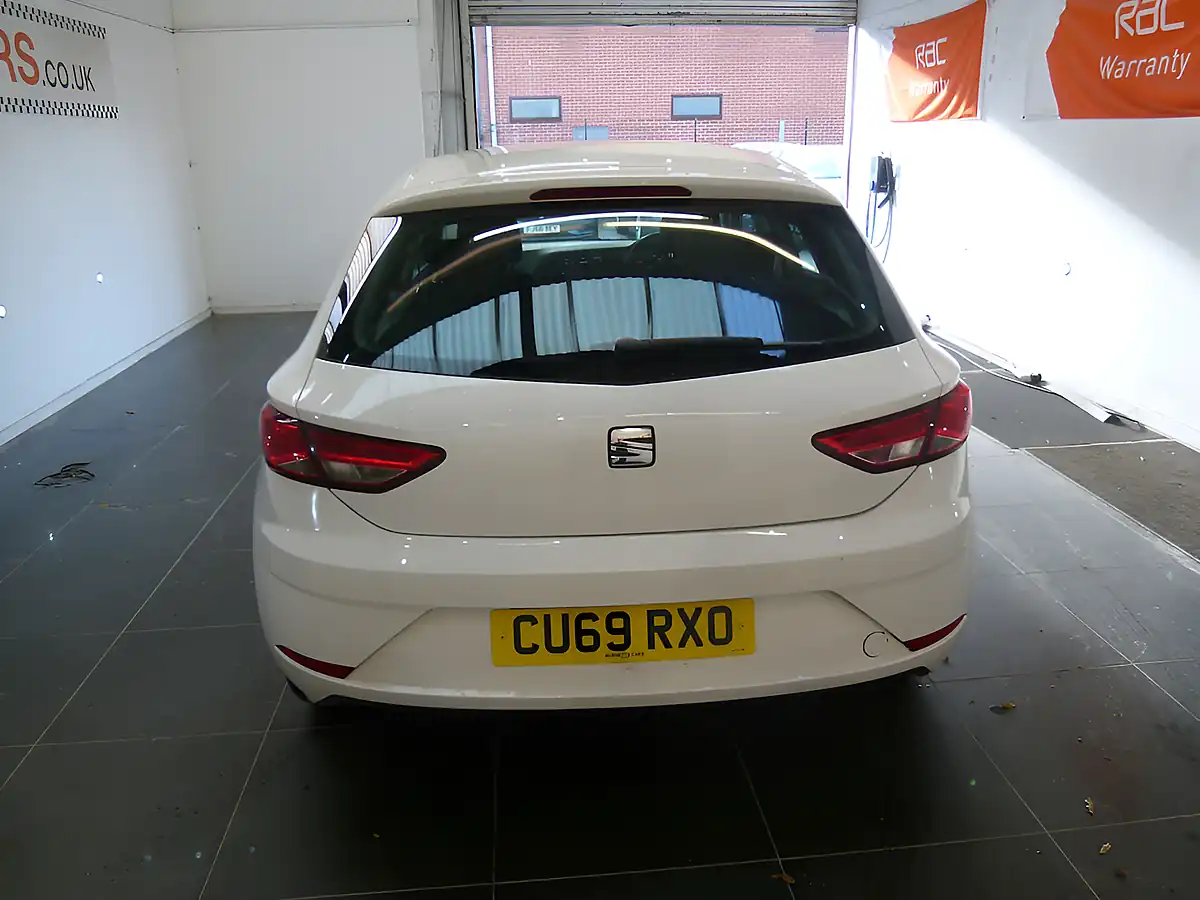 Used 2020 SEAT Leon Se White - Interior and Exterior details 7