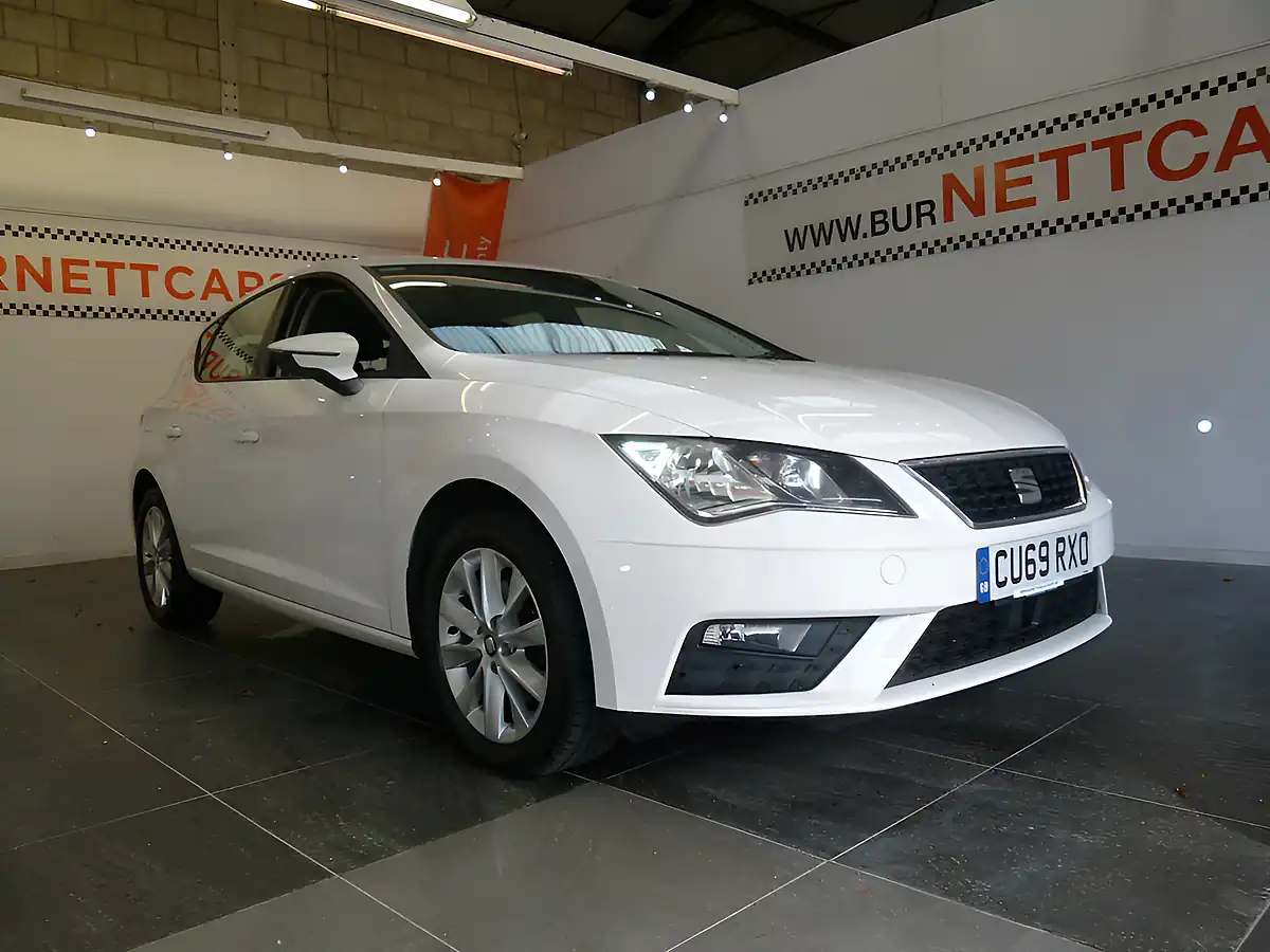 Used 2020 SEAT Leon Se White - Interior and Exterior details 9