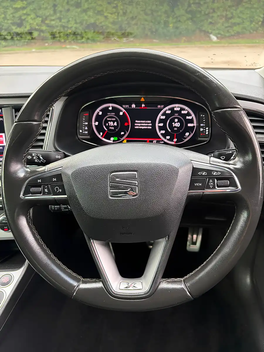 Used 2020 SEAT Leon Xcellence Lux White - Interior and Exterior details 13