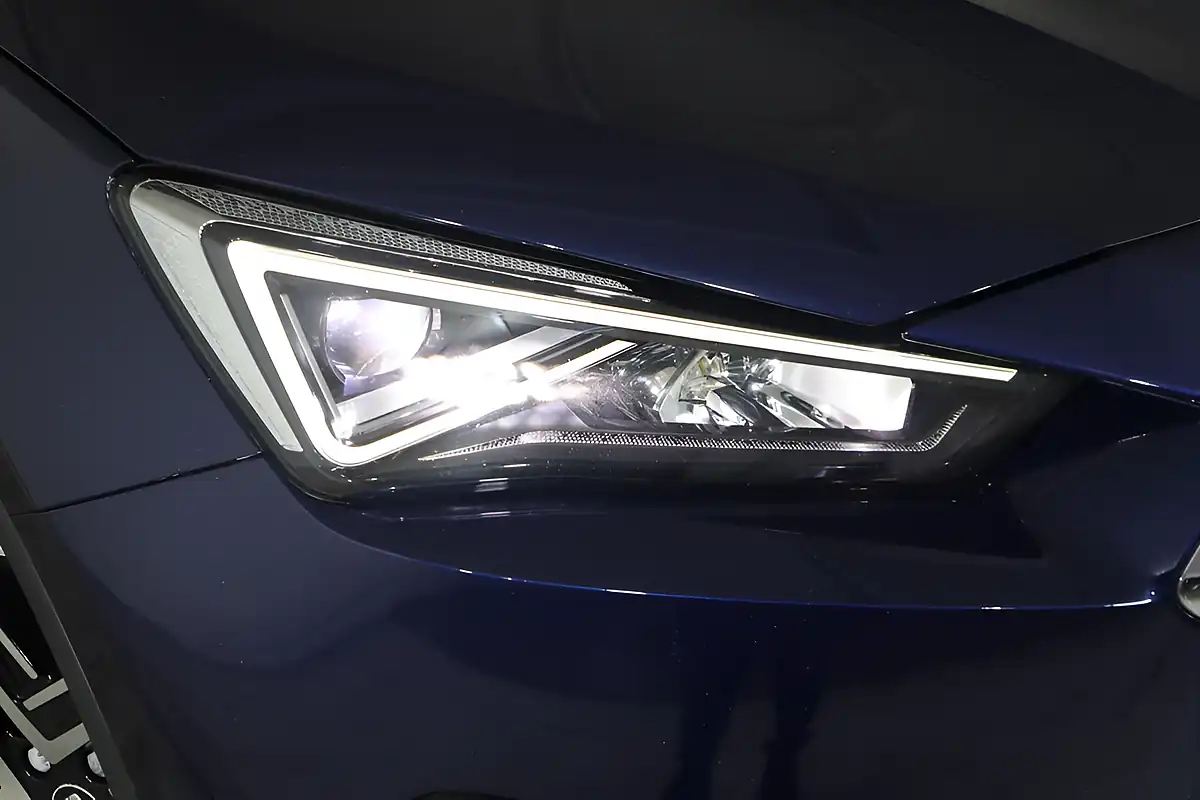 Used 2020 SEAT Tarraco Xcellence Blue - Interior and Exterior details 9