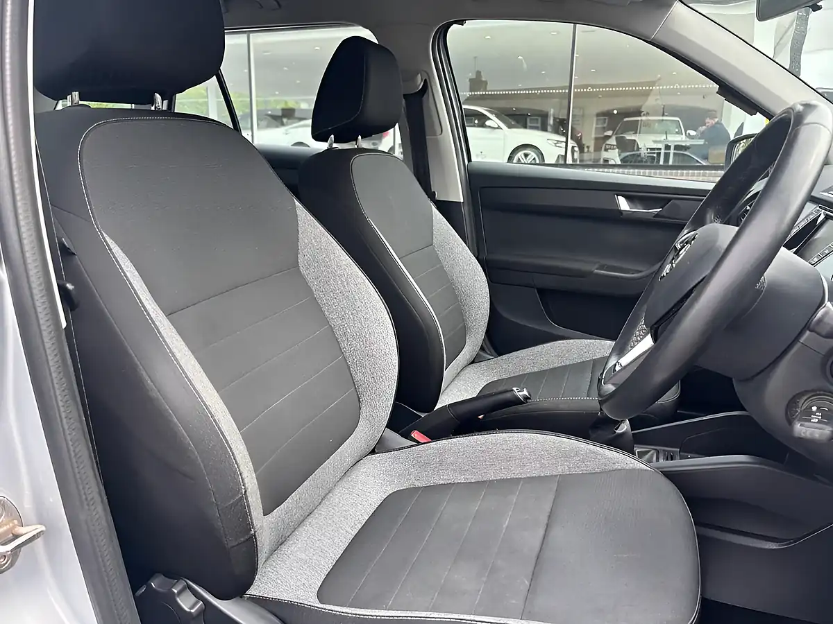 Used 2020 Skoda Fabia Se Drive Brilliant Silver - Interior and Exterior details 3
