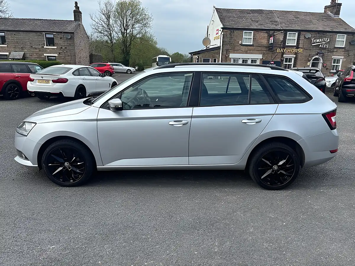 Used 2020 Skoda Fabia Se Drive Brilliant Silver - Interior and Exterior details 7