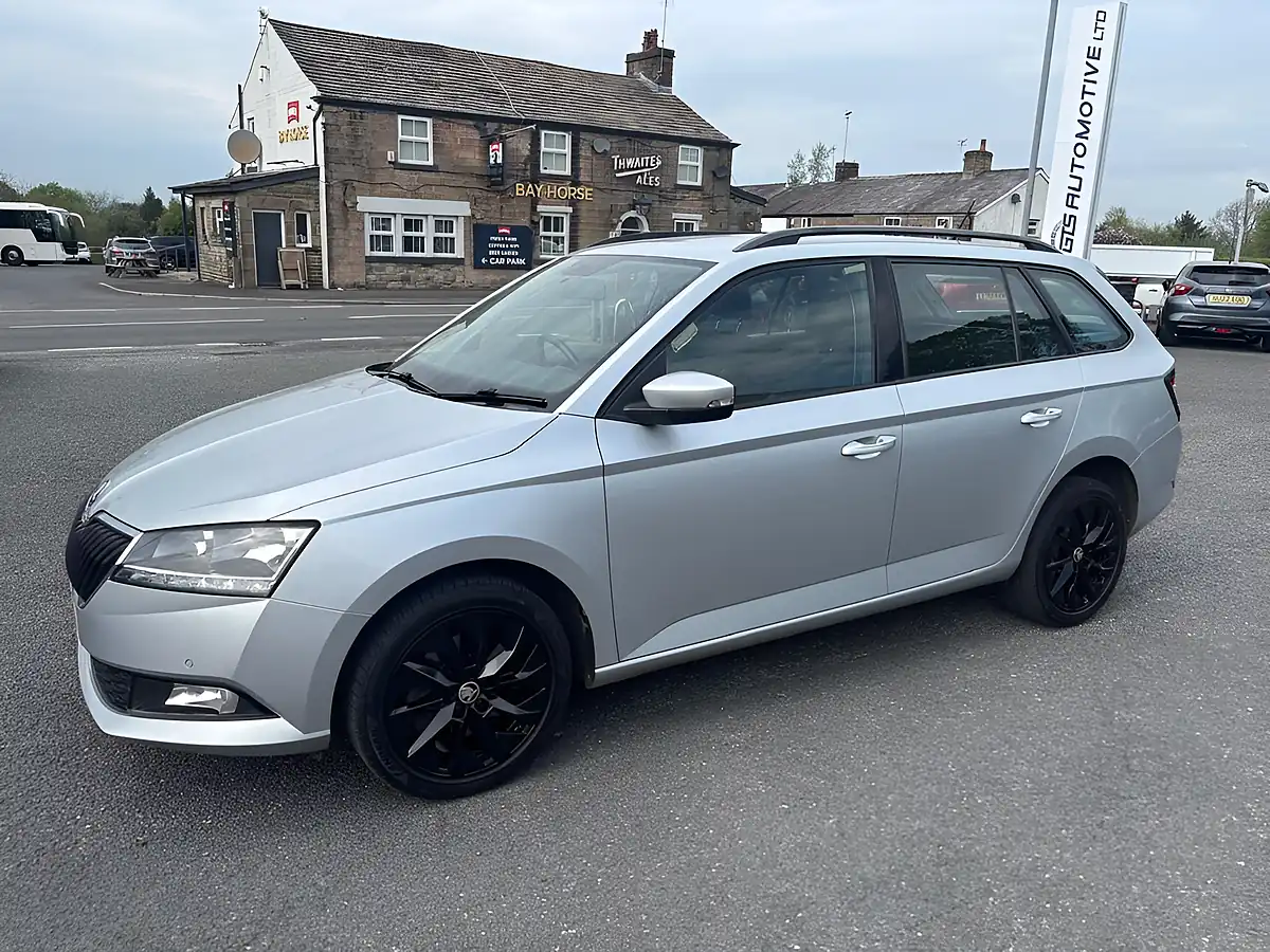 Used 2020 Skoda Fabia Se Drive Brilliant Silver - Interior and Exterior details 8