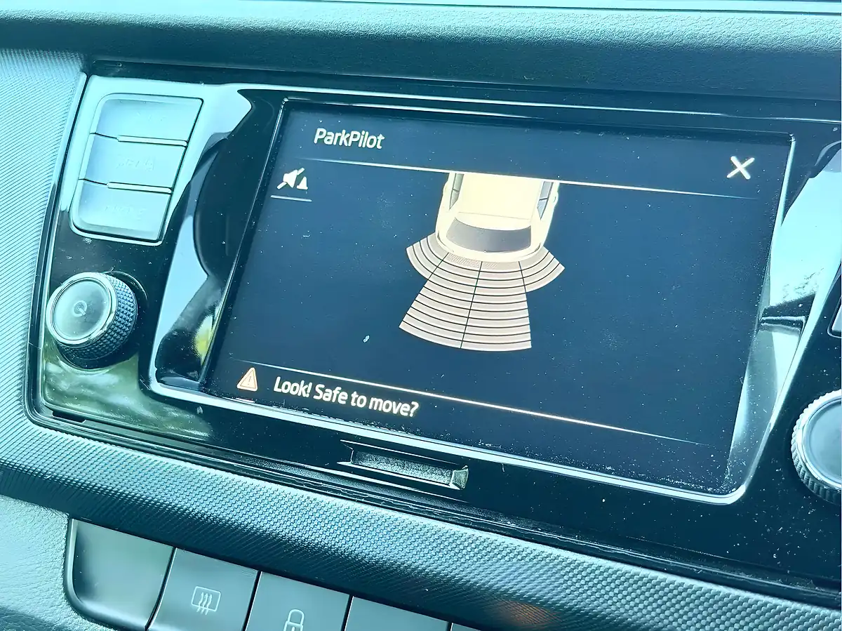 Used 2020 Skoda Fabia Se Silver - Interior and Exterior details 14