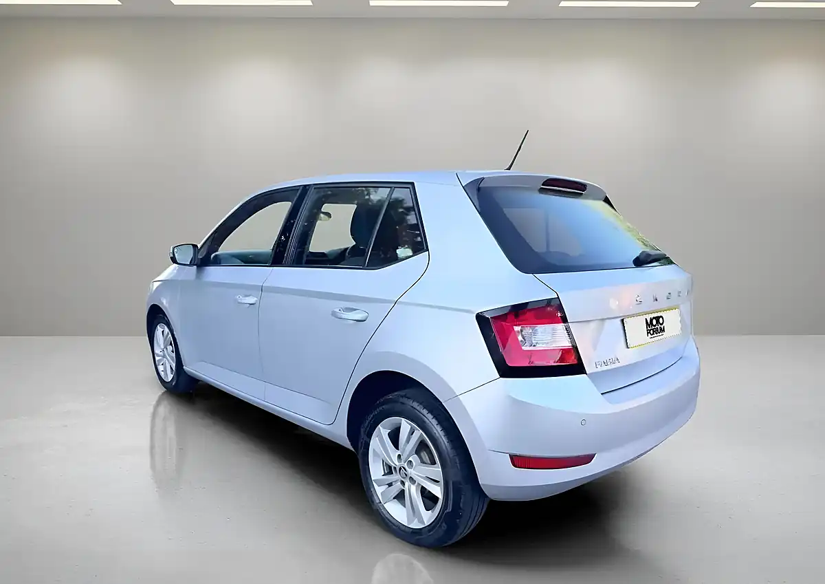 Used 2020 Skoda Fabia Se Silver - Interior and Exterior details 19