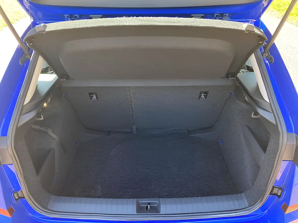 Used 2020 Skoda Kamiq Se Blue - Interior and Exterior details 11