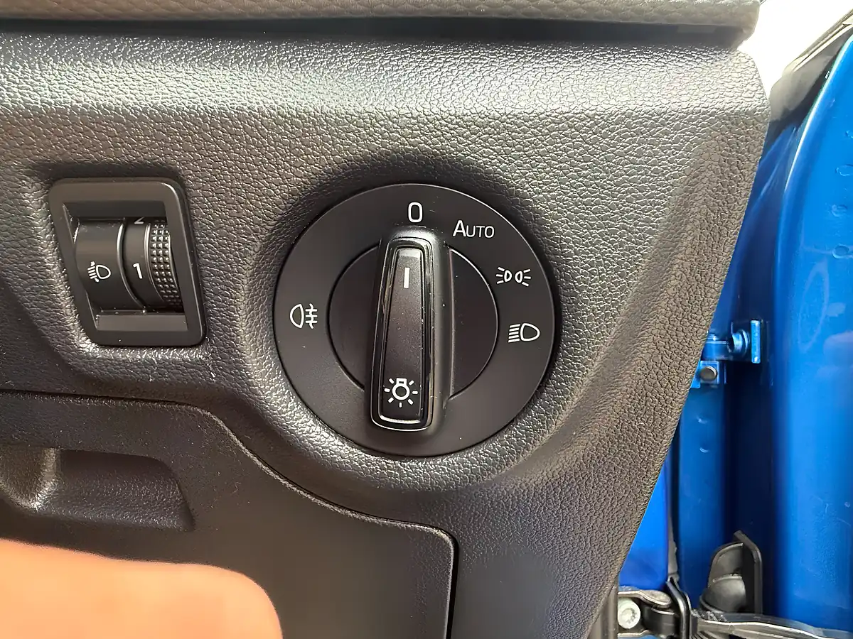 Used 2020 Skoda Kamiq Se Blue - Interior and Exterior details 14