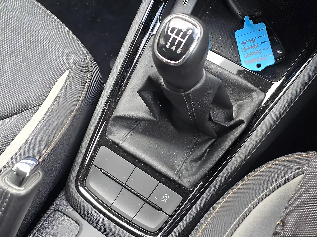 Used 2020 Skoda Kamiq Se L Blue - Interior and Exterior details 15