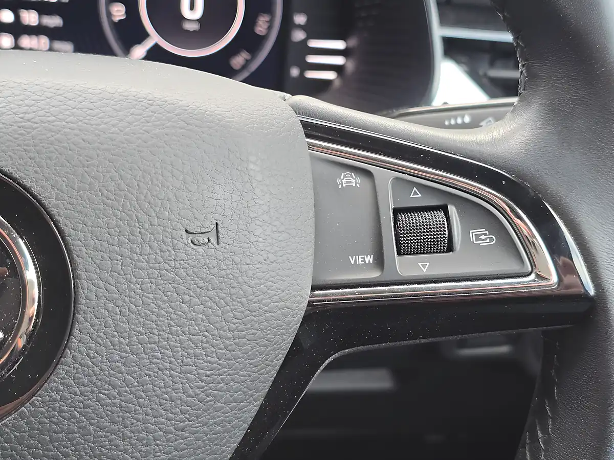 Used 2020 Skoda Kamiq Se L Blue - Interior and Exterior details 17