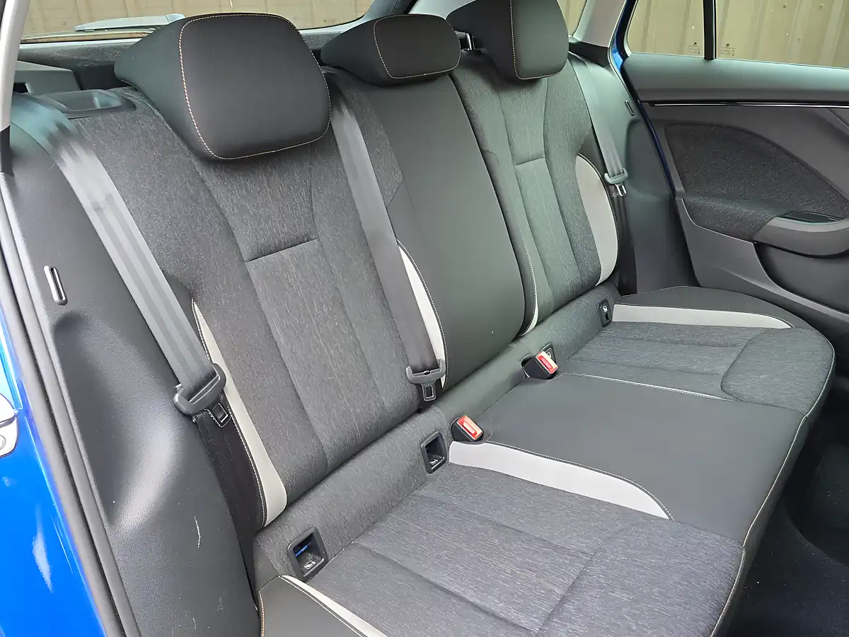 Used 2020 Skoda Kamiq Se L Blue - Interior and Exterior details 18