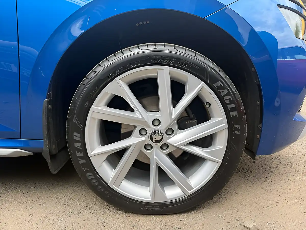 Used 2020 Skoda Kamiq Se L Blue - Interior and Exterior details 11
