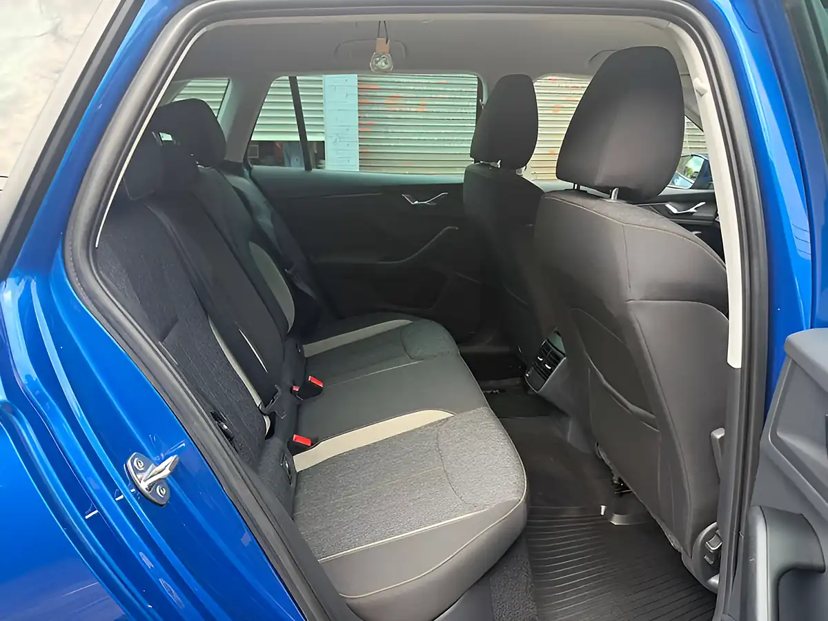 Used 2020 Skoda Kamiq Se L Blue - Interior and Exterior details 17