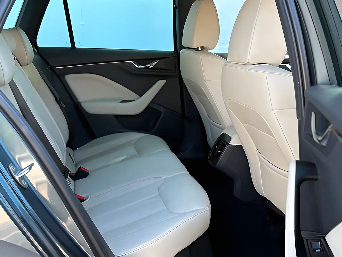 Used 2020 Skoda Kamiq Se L Quartz Grey - Interior and Exterior details 15