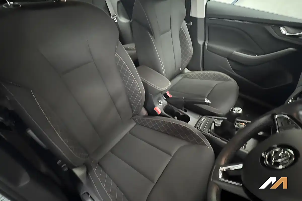 Used 2020 Skoda Kamiq Se Silver - Interior and Exterior details 16