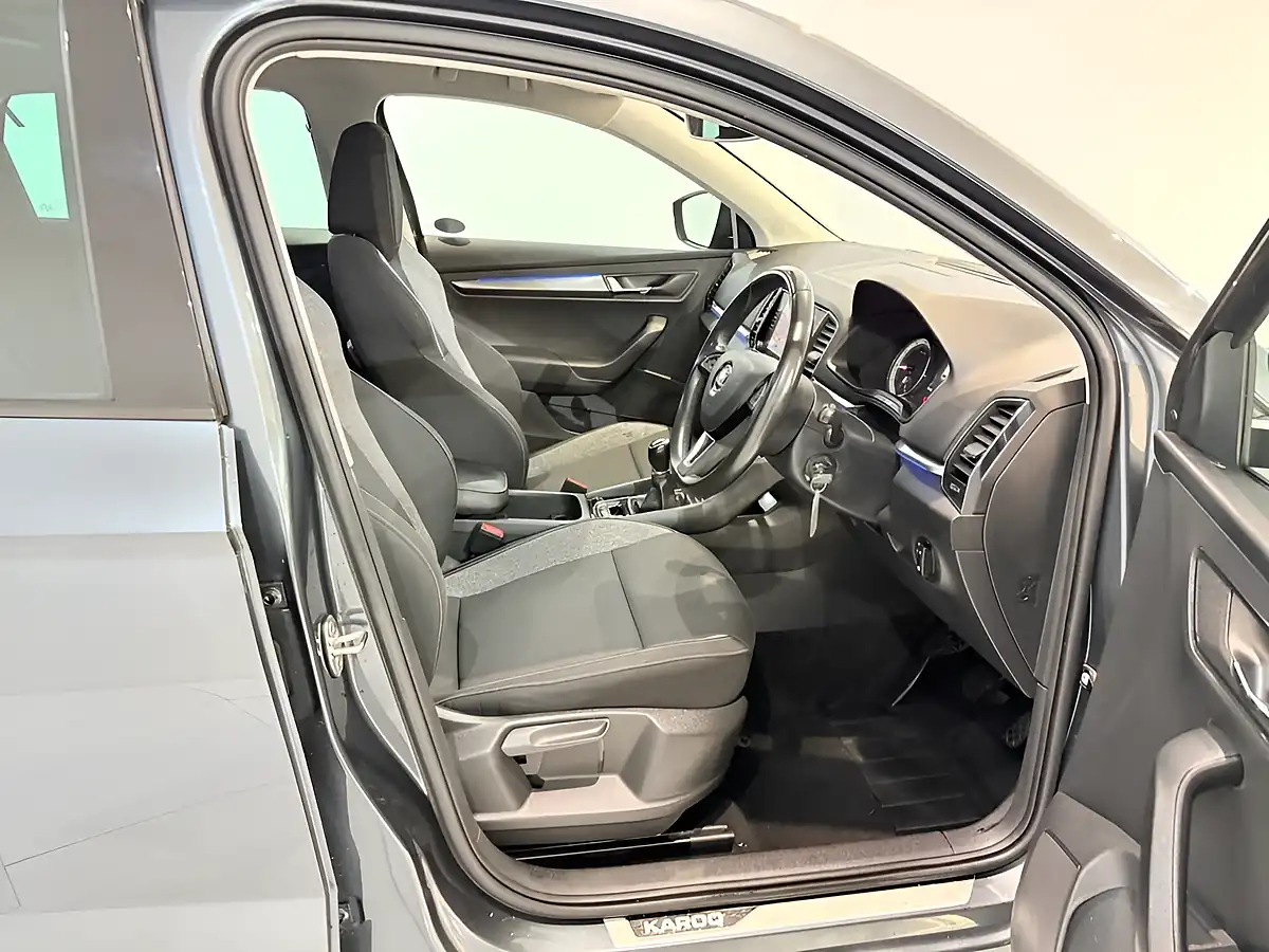 Used 2020 Skoda Karoq Se Drive Grey - Interior and Exterior details 13