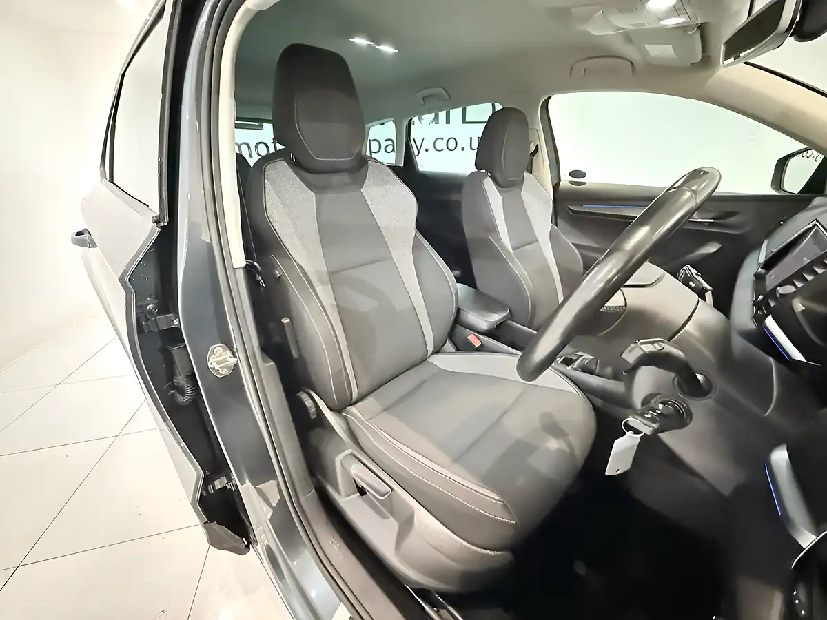 Used 2020 Skoda Karoq Se Drive Grey - Interior and Exterior details 15