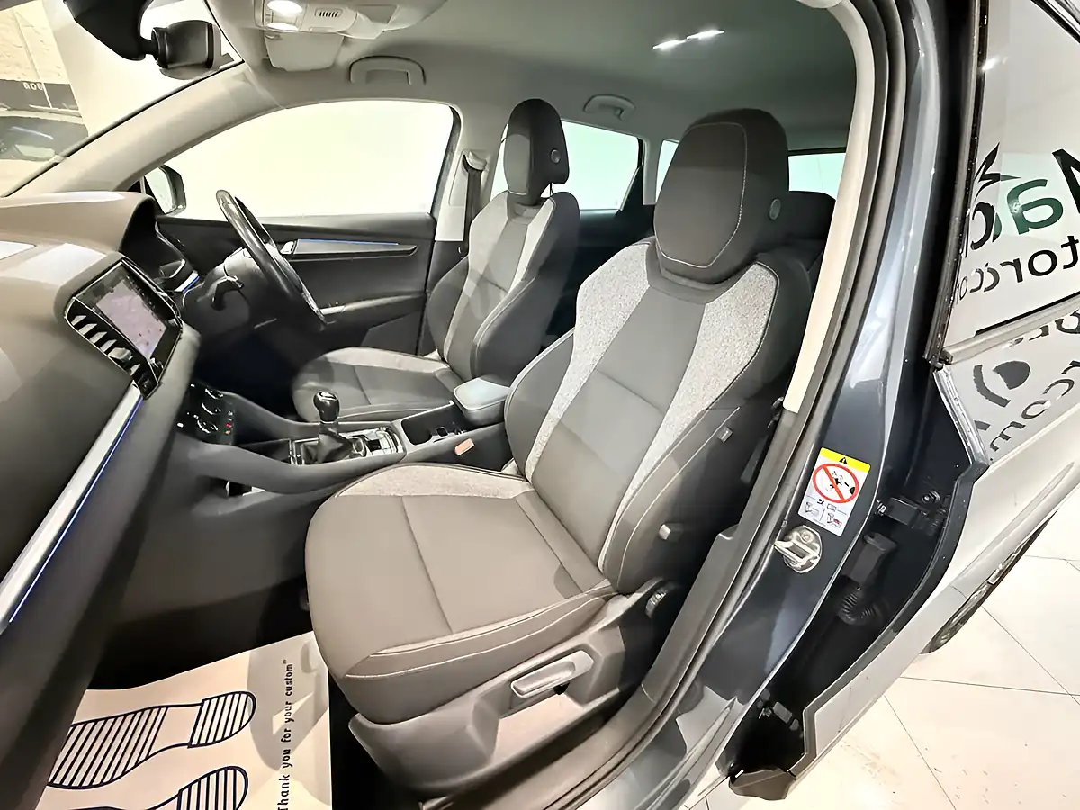 Used 2020 Skoda Karoq Se Drive Grey - Interior and Exterior details 16