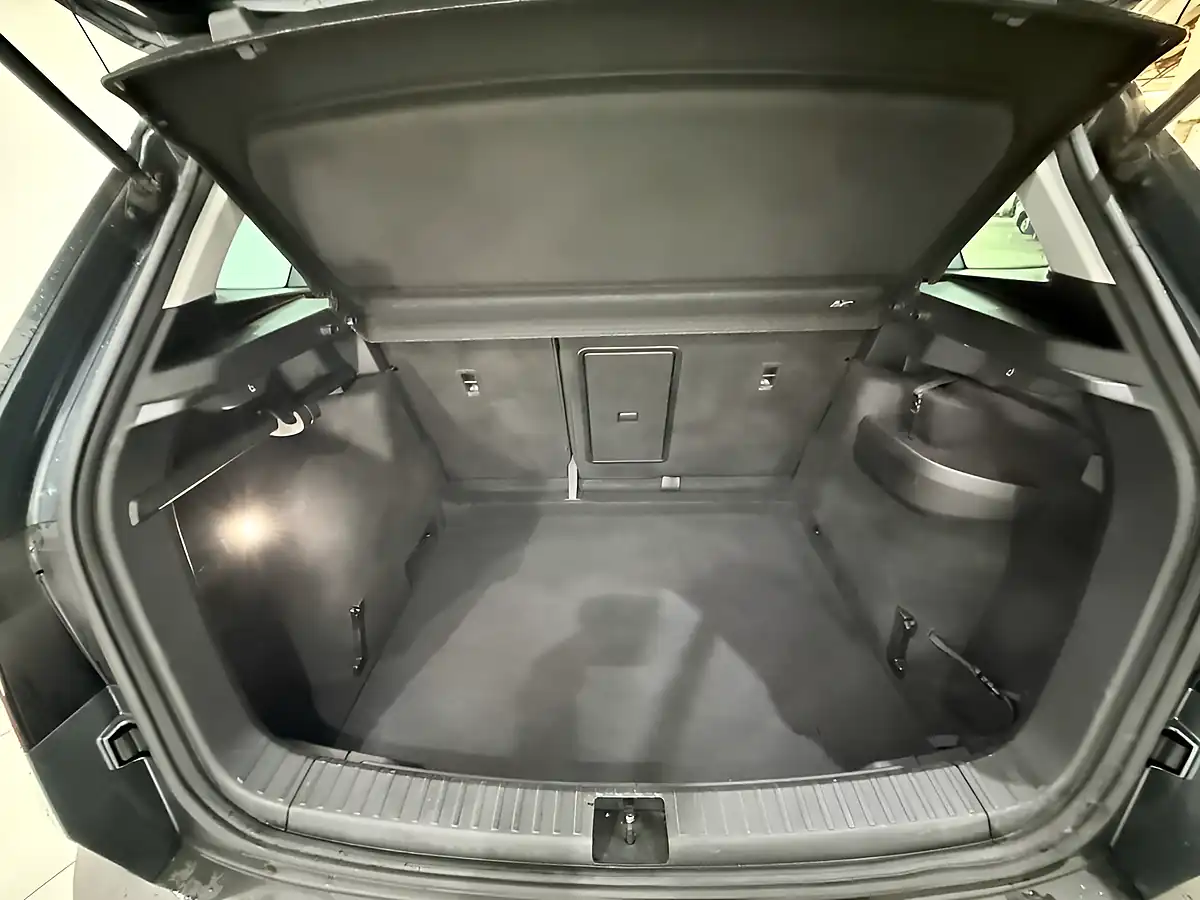 Used 2020 Skoda Karoq Se Drive Grey - Interior and Exterior details 19