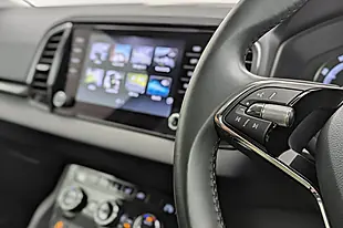 Used 2020 Skoda Karoq Se Grey - Interior and Exterior details 10