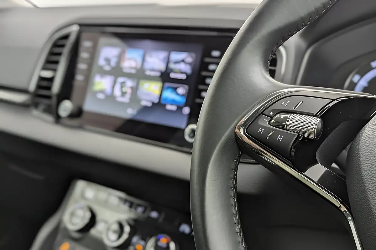 Used 2020 Skoda Karoq Se Grey - Interior and Exterior details 10