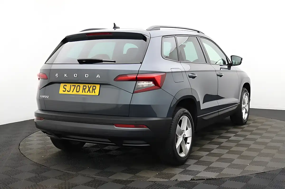 Used 2020 Skoda Karoq Se Grey - Interior and Exterior details 4