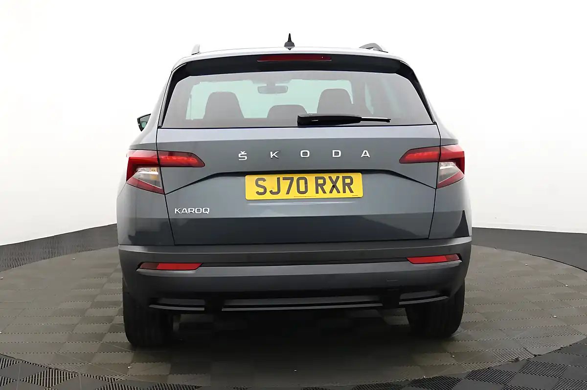 Used 2020 Skoda Karoq Se Grey - Interior and Exterior details 5