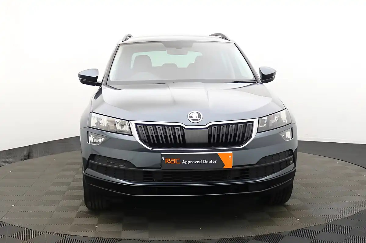 Used 2020 Skoda Karoq Se Grey - Interior and Exterior details 9