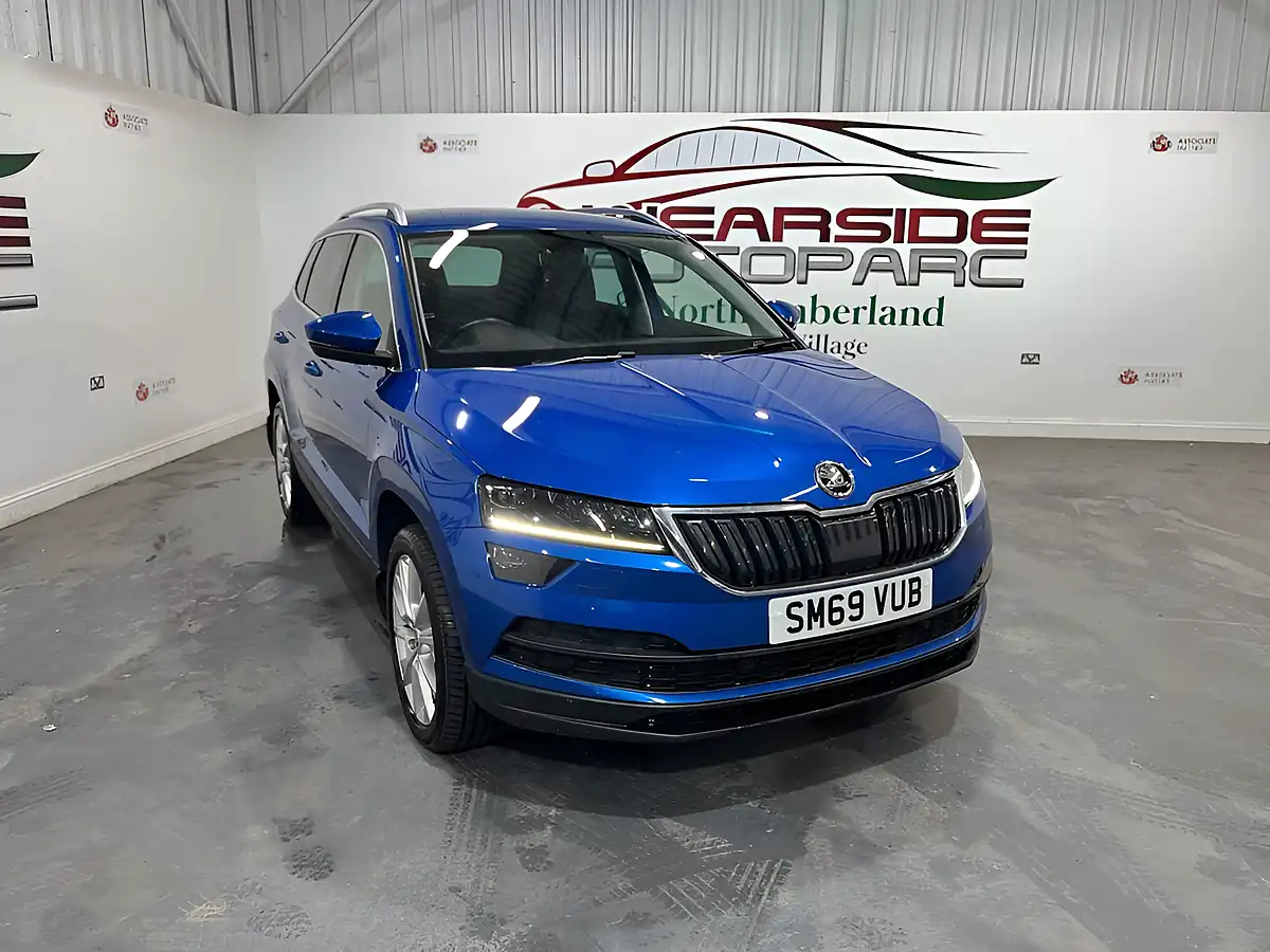 Used 2020 Skoda Karoq Se L Blue - Front View