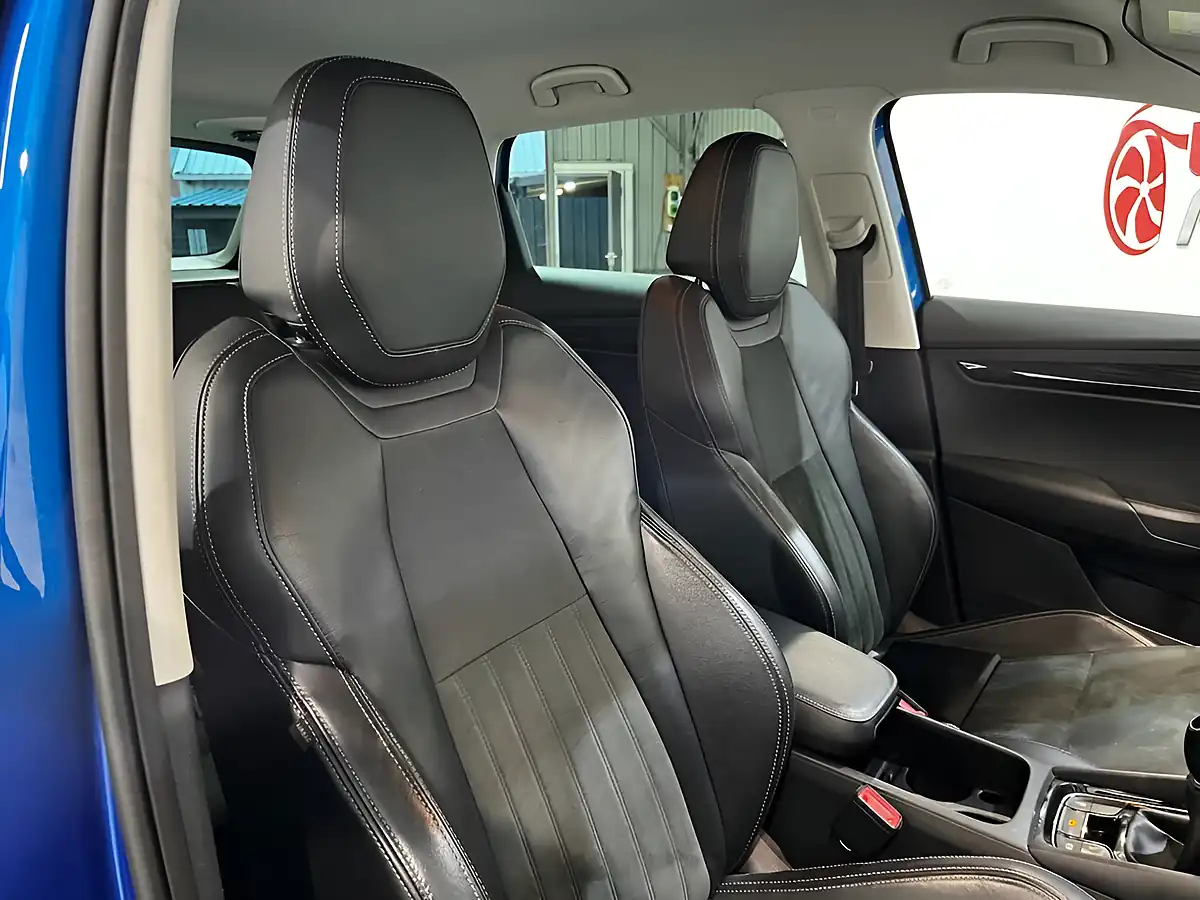 Used 2020 Skoda Karoq Se L Blue - Interior and Exterior details 12