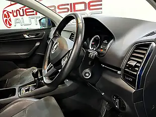 Used 2020 Skoda Karoq Se L Blue - Interior and Exterior details 13