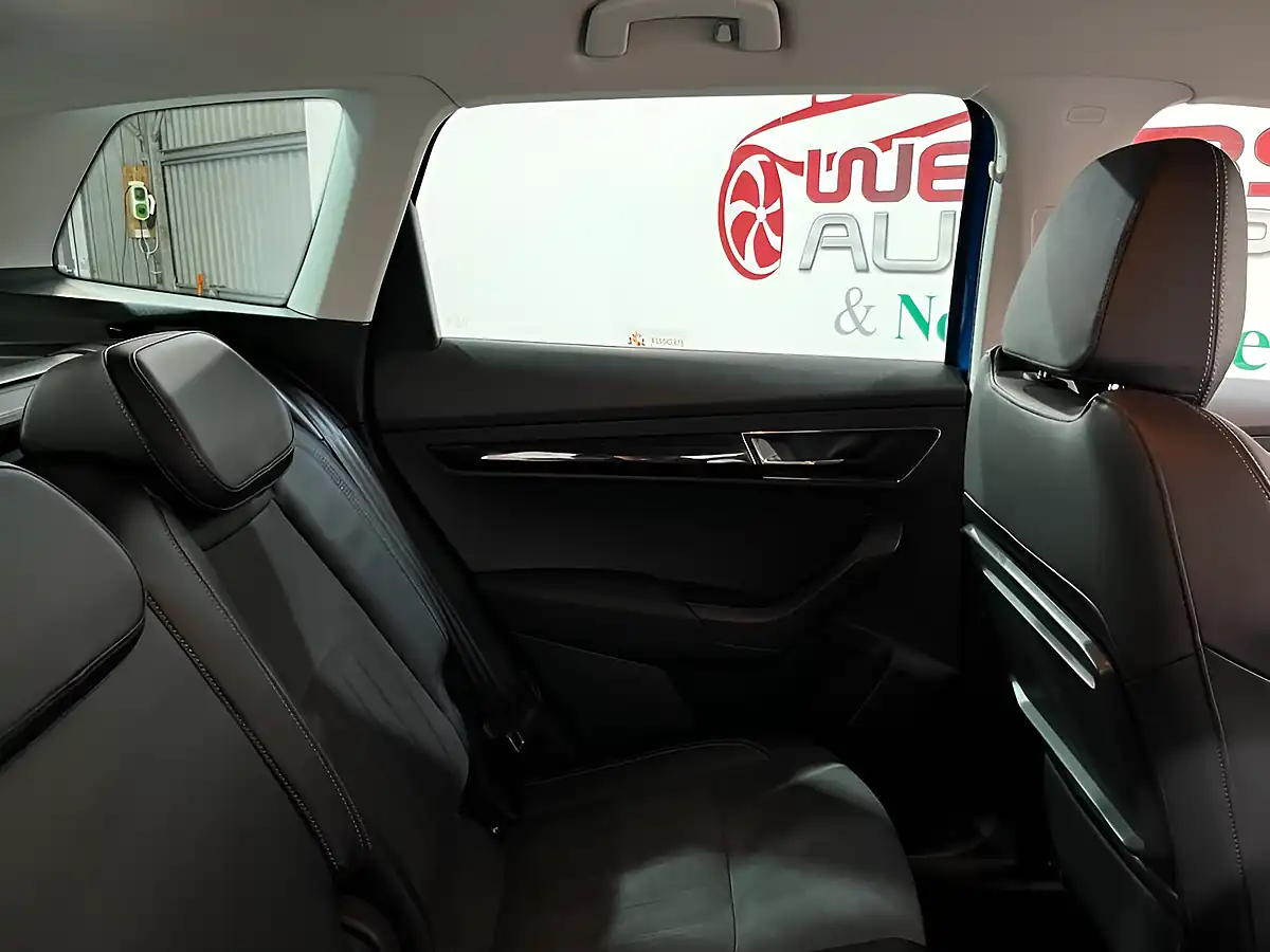 Used 2020 Skoda Karoq Se L Blue - Interior and Exterior details 16