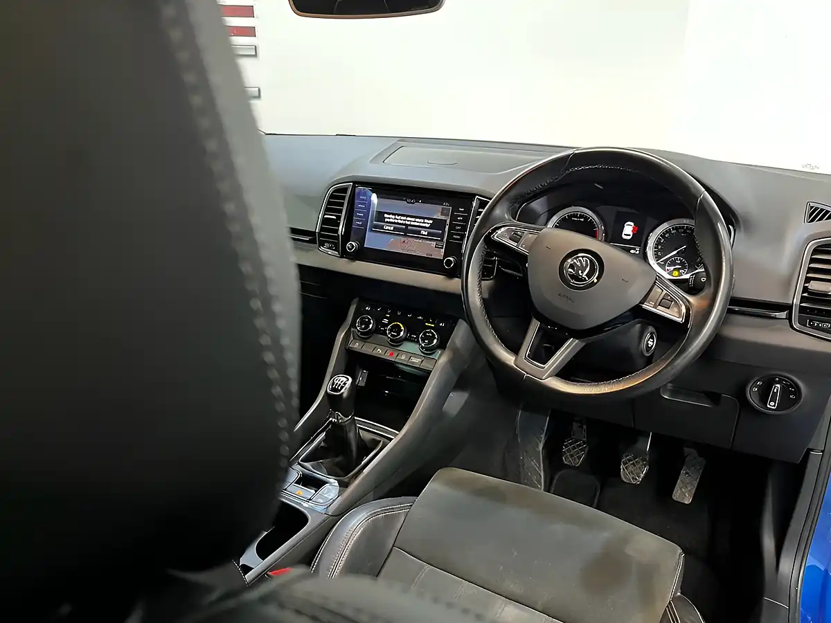 Used 2020 Skoda Karoq Se L Blue - Interior and Exterior details 18