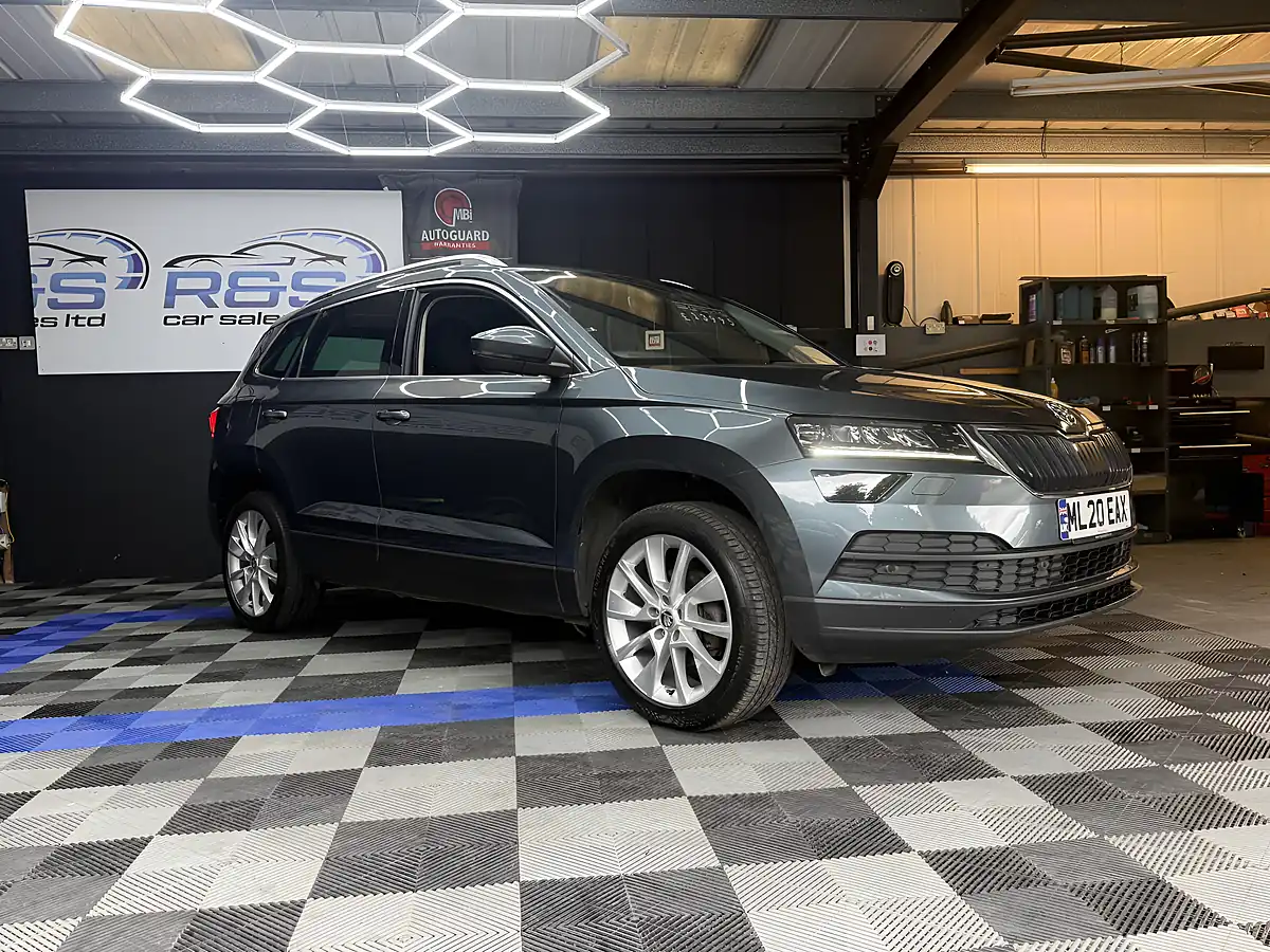 Used 2020 Skoda Karoq Se L Grey - Interior and Exterior details 11