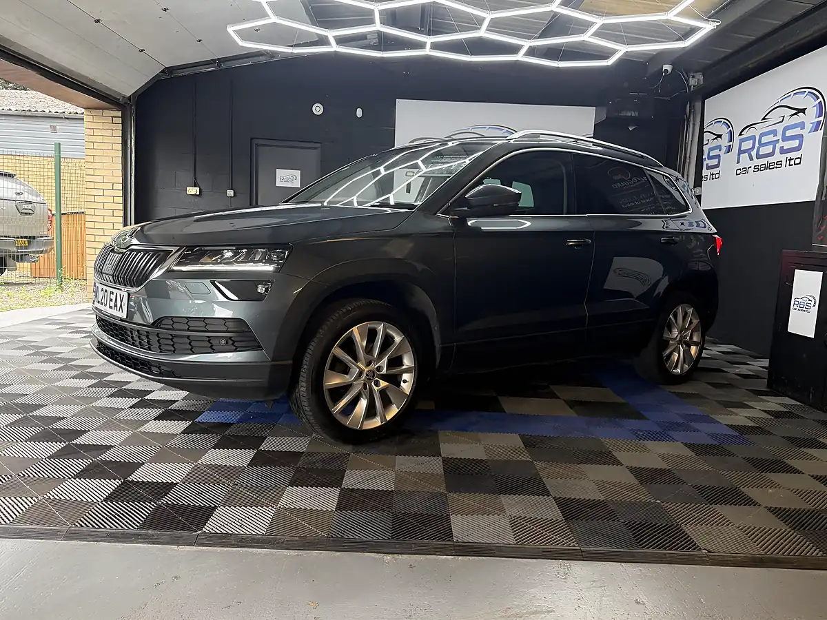 Used 2020 Skoda Karoq Se L Grey - Interior and Exterior details 12