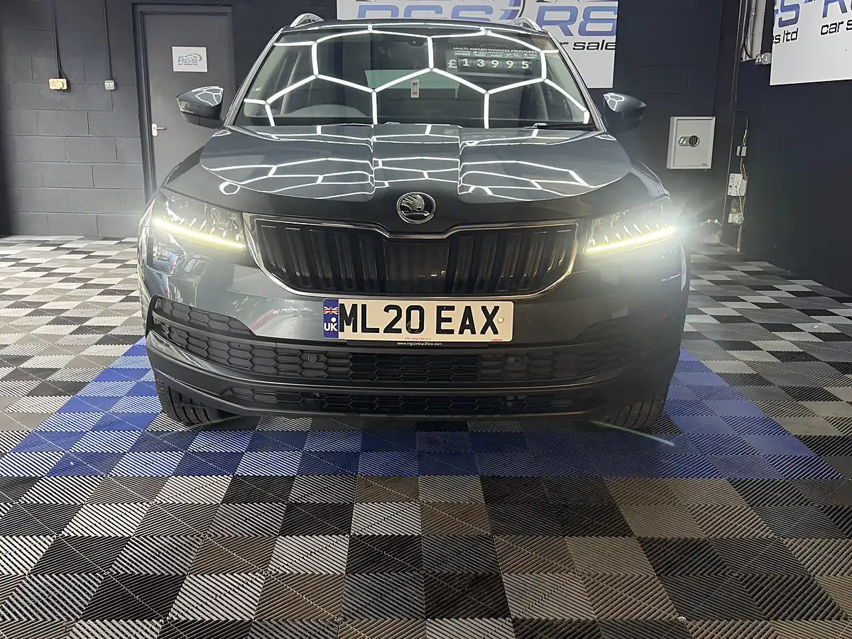 Used 2020 Skoda Karoq Se L Grey - Interior and Exterior details 4