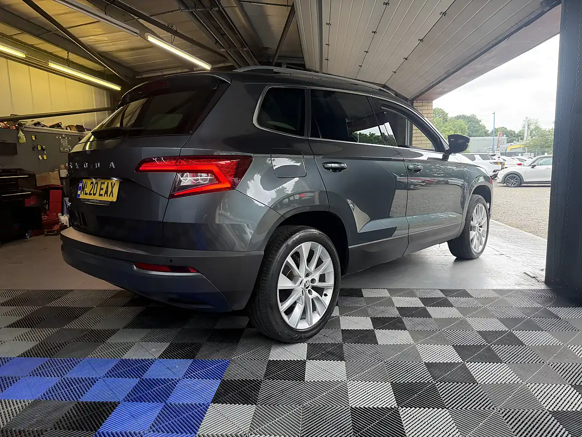 Used 2020 Skoda Karoq Se L Grey - Interior and Exterior details 9