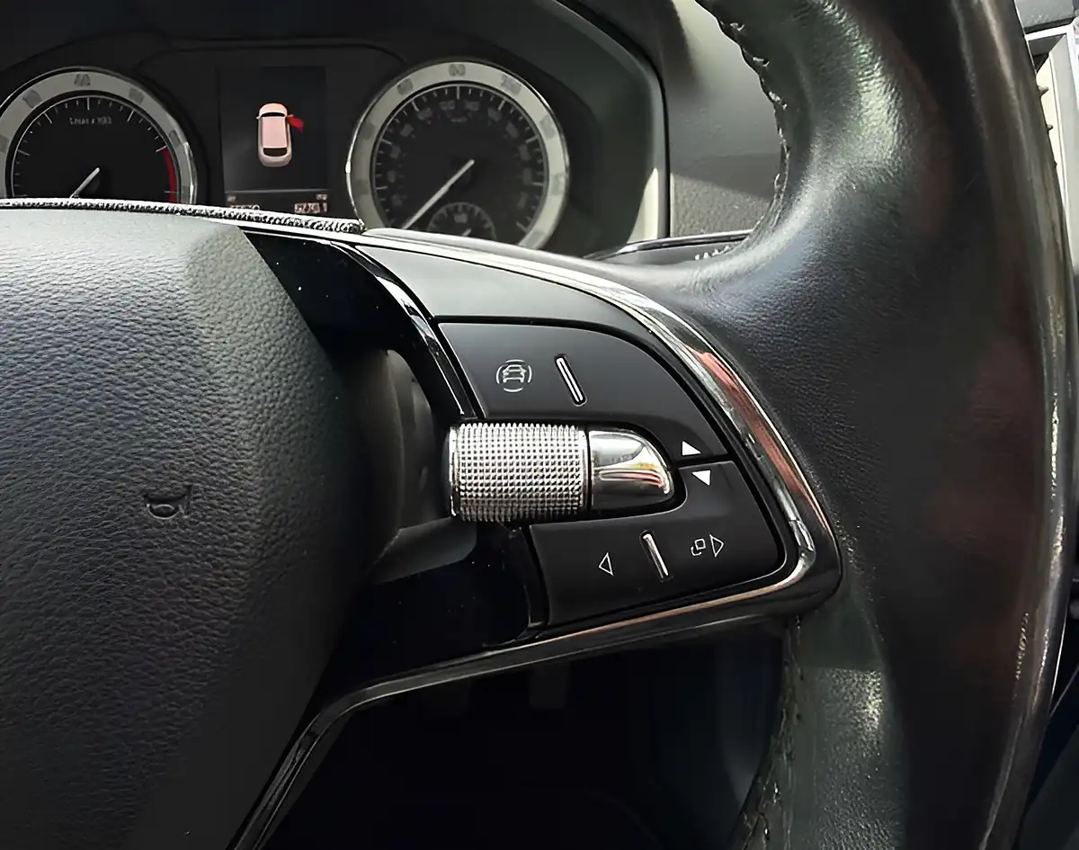 Used 2020 Skoda Karoq Se L - Interior and Exterior details 16