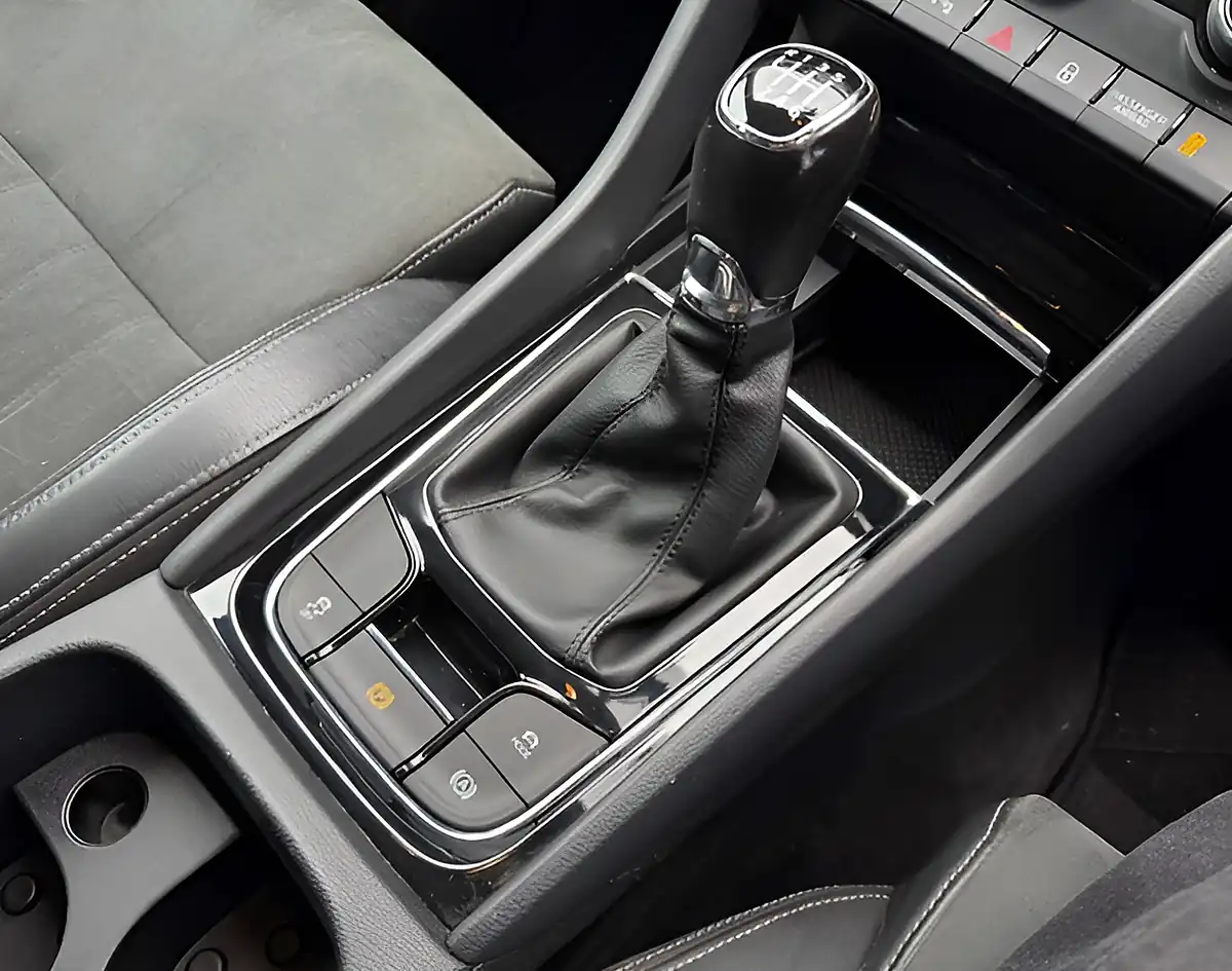 Used 2020 Skoda Karoq Se L - Interior and Exterior details 18