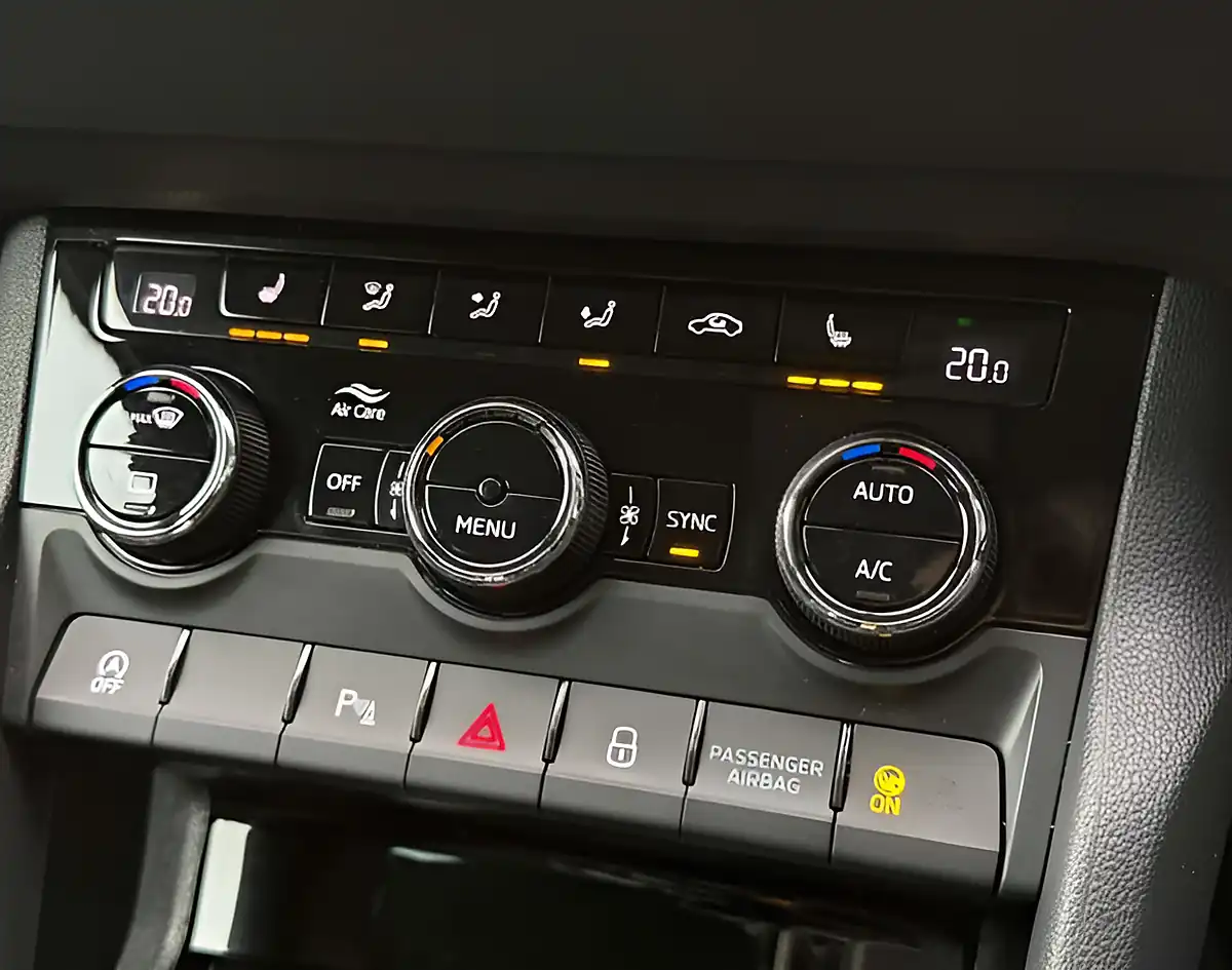 Used 2020 Skoda Karoq Se L - Interior and Exterior details 19
