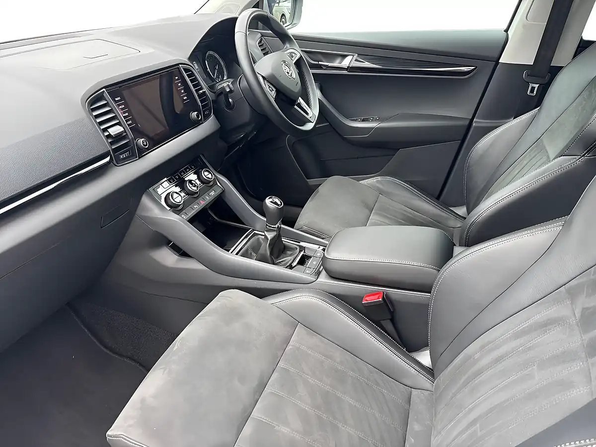 Used 2020 Skoda Karoq Se L White - Interior and Exterior details 11