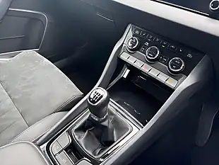 Used 2020 Skoda Karoq Se L White - Interior and Exterior details 12