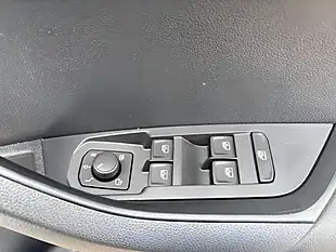 Used 2020 Skoda Karoq Se L White - Interior and Exterior details 14