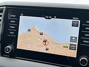 Used 2020 Skoda Karoq Se L White - Interior and Exterior details 16